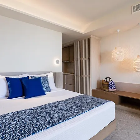 Romantica Aparthotel 3*