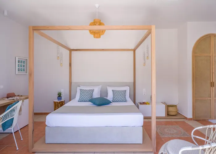 Romantica Aparthotel 3*